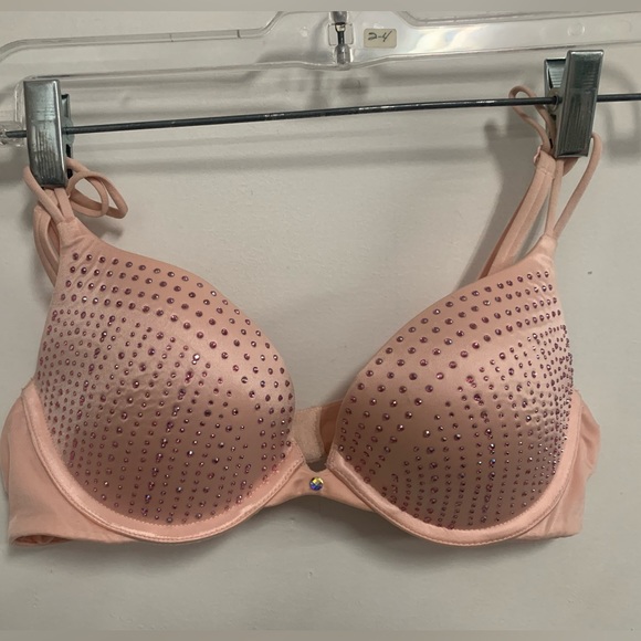 VICTORIA’S SECRET VERY SEXY PUSH-UP - Picture 3 of 5